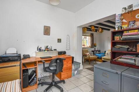 1a Redford Drive-4.jpg