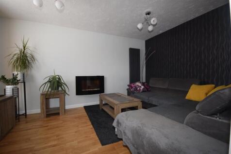 FAMILY ROOM / BEDROOM THREE
