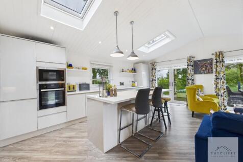 Kitchen / Living Space