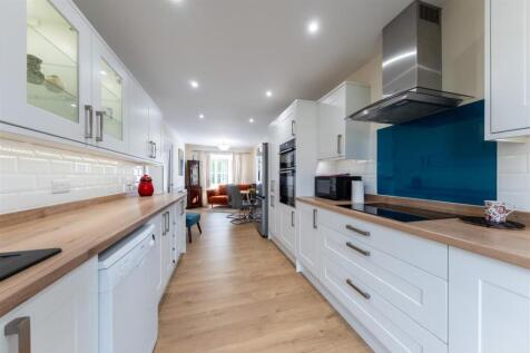 14 Trafalgar Close-004.JPG