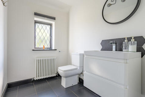 Ground Floor W.C....