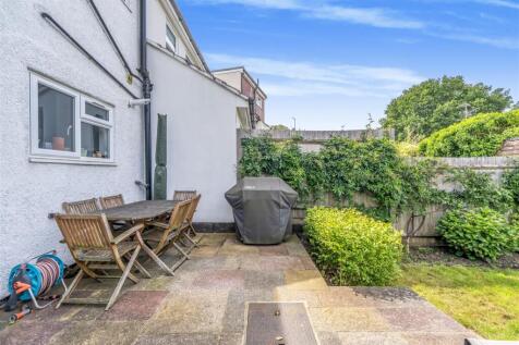 6 Constance Road, Whitton, TW2 7JH-33.jpg