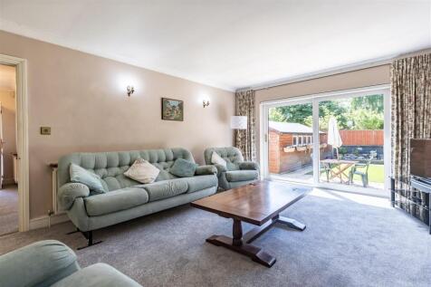 208 Queens Road CM16 (9).jpg