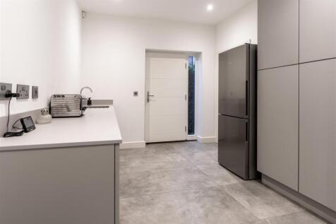 Good Sized Utility Room