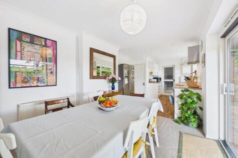 KItchen/ Dining Room