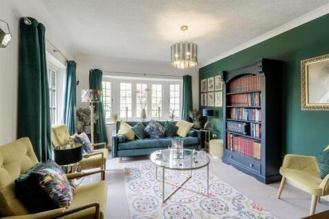 1 Knowle Hill, Hurley