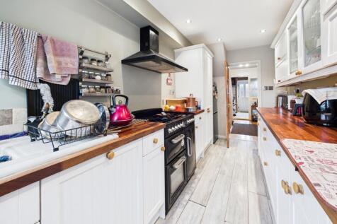 CAM05192G0-PR0167-STILL016