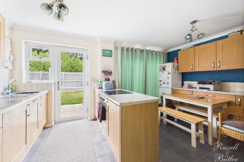 CAM02127G0-PR0304-STILL025