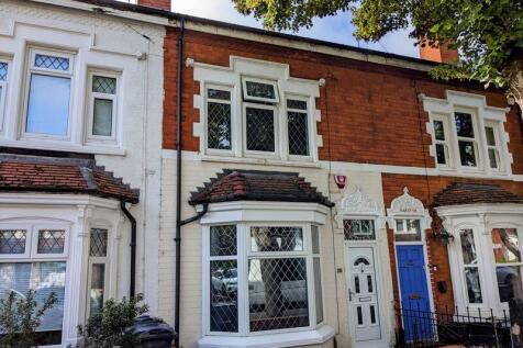 AVAILABLE 1ST JULY | FOUR BEDROOM TERRACED HOUSE FOR THREE OR FOUR SHARERS | FURNISHED | A well presented three/four bedroom mid-terraced house in this popular residential location off Pershore Road i