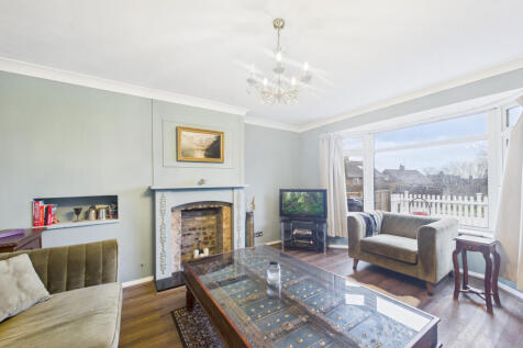 CAM01354G0-PR0637-STILL002