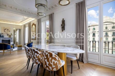 Espectacular-atico-de-lujo-reformado-con-3-suit...