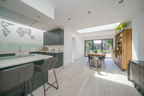 35-Hazelwood-Drive-Edits-05998.jpg