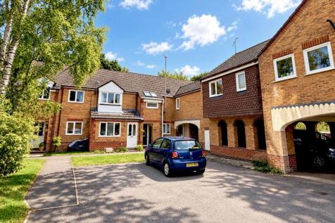 three bedroom town house poulner