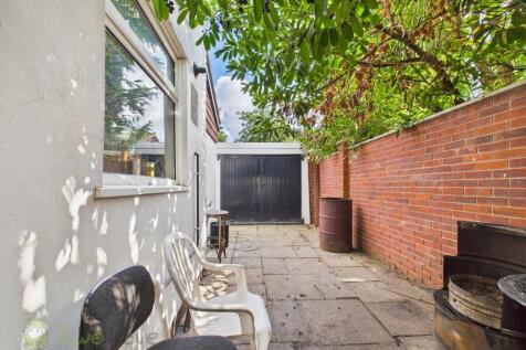 CAM03589G0-PR0077-STILL017