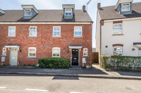 74 Farnborough Drive