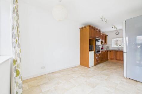 CAM02195G0-PR0086-STILL037