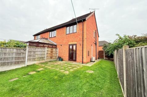 SIDE AND REAR GARDEN