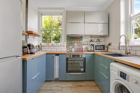 10-122aJHPropWorld - Flat 7, 74 Lawrie Prk Road -