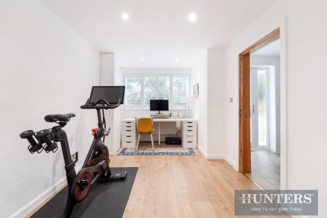 BARROW HILL CLOSE (5).jpg