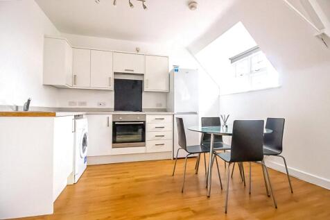 A charming two-bedroom furnished apartment located in Champion Court, BS2, offering modern and comfortable living. The property features two well-proportioned bedrooms, a contemporary family bathroom,