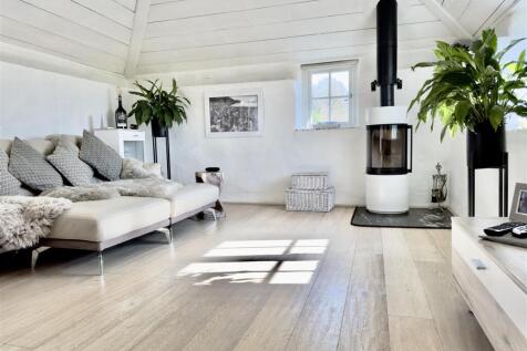 COTTAGE LIVING SPACE.jpeg