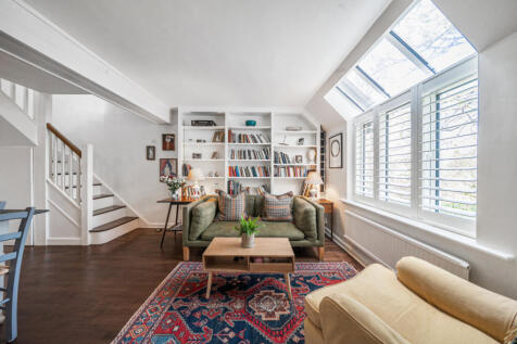 Sitting/Dining Room