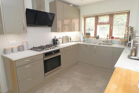 KITCHEN ..JPG