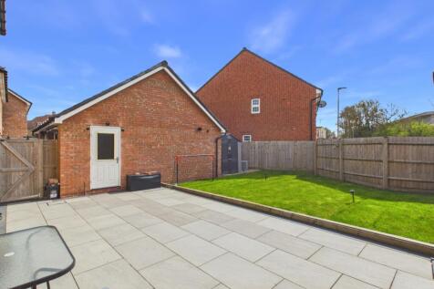 Rear Garden Garage