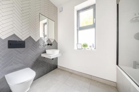 1370009-9-68f7708...