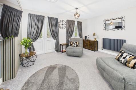 Bedroom (currently used as a living room)