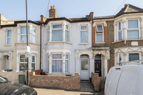 St Andrews Road, E17