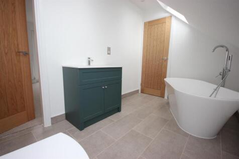 bathroom 2.JPG