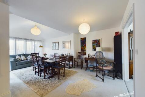 CAM03218G0-PR0081-STILL007