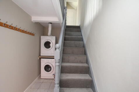 High street Tarvi...