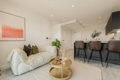 Kew Bridge Rise, Apartment 98, Studio, Living Room &