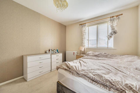 1377269-6-691c414...