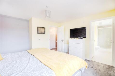 Bedroom 1-2.jpg