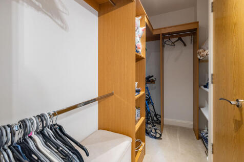 Built in wardrobe
