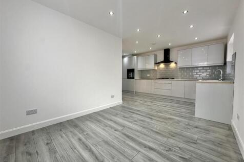 KITCHEN/LOUNGE/DINER