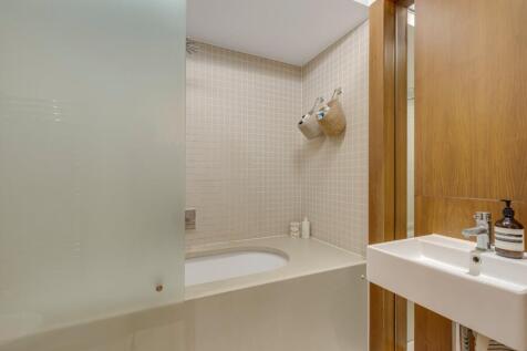 2 bed, 2 bath Flat in birmingham - Photo 8
