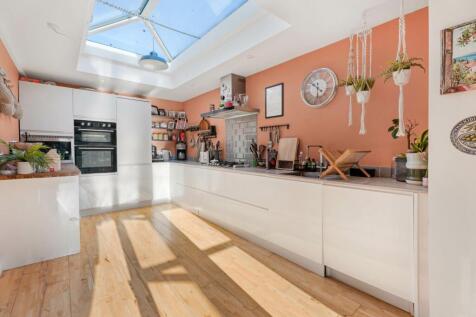 Farthings, Badby Road West