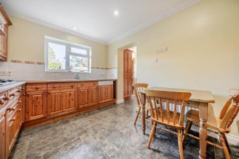 Kitchen/Dining Area