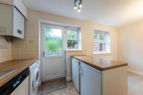 11 Brookfield Close-002.jpg