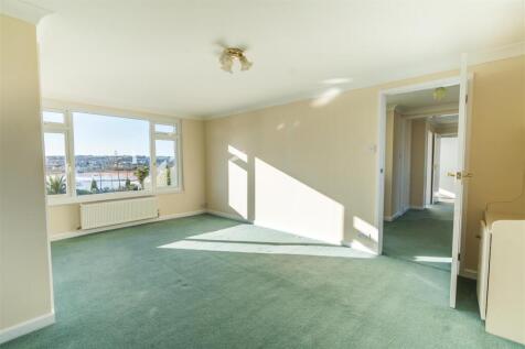 Pavings, Roundham Gardens, Paignton - Photograph 6