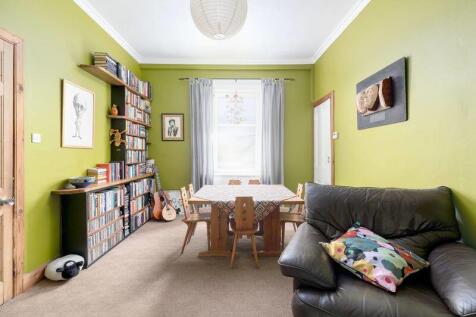 4 bed, 1 bath Flat in Leeds - Photo 6