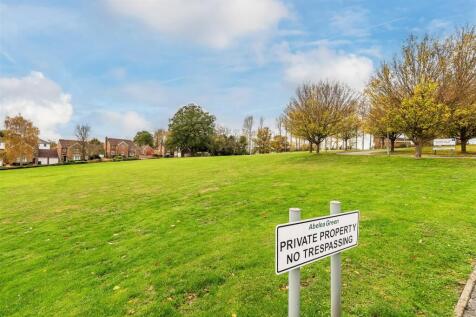 19-St-Margaret-Drive-53.jpg