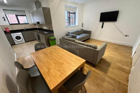 6 Bedroom Flat in NG7 2HE