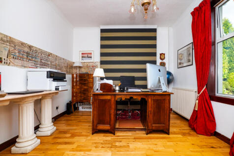 5 bed, 5 bath Detached in Glasgow - Photo 27