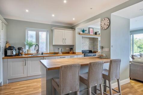 Stoneleigh Park Road, Epsom - KT19 0RG