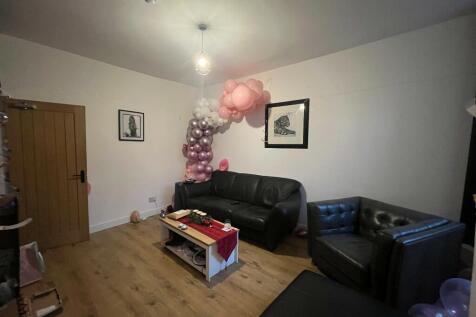 5 Bedroom Terraced in M14 5NH